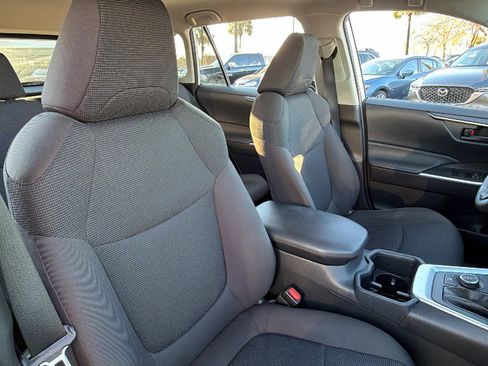 Used 2022 Toyota RAV4 LE image 36