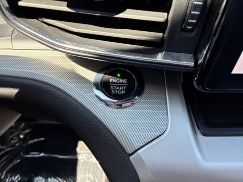 Used 2021 Ford Explorer XLT w/ Equipment Group 202A image 29