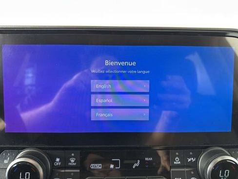 Used 2023 Toyota Highlander XLE AWD/4WD image 22