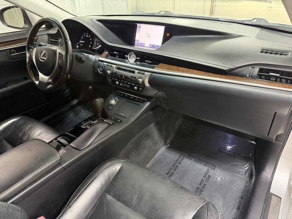 Used 2013 Lexus ES 350 w/ Luxury Pkg FWD image 32