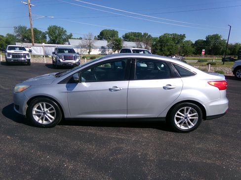 Used 2016 Ford Focus SE FWD image 6
