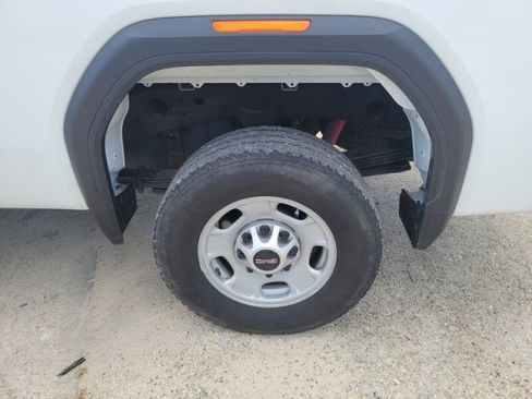 Used 2024 GMC Sierra 2500 Pro w/ Convenience Package image 8