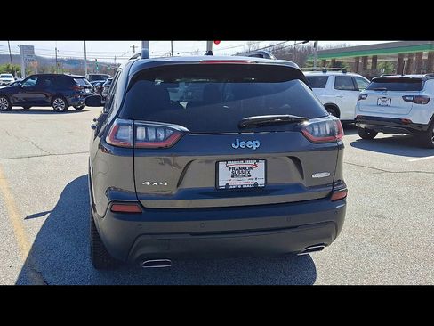 Certified 2022 Jeep Cherokee Latitude Lux w/ Mopar Interior Package image 36