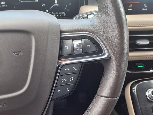 Certified 2023 Lincoln Nautilus FWD w/ Premium Package image 17