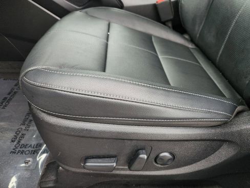 Used 2025 Kia Telluride EX w/ EX Captain's Chair Package image 10