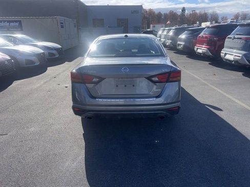 Used 2021 Nissan Altima 2.5 SV w/ SV Premium Package image 3