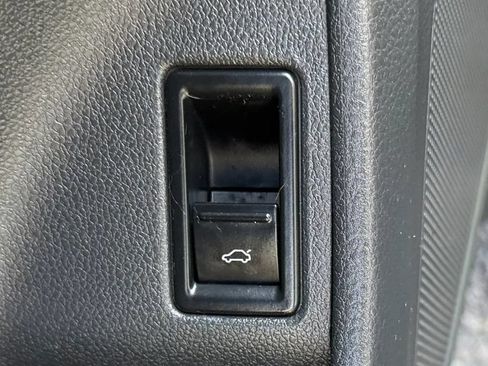 Used 2016 Volkswagen Jetta Sport FWD image 26