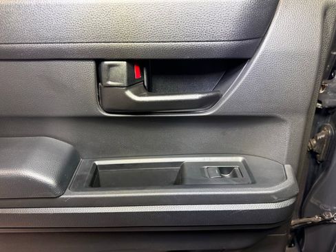 Used 2025 Toyota Tacoma SR5 image 43