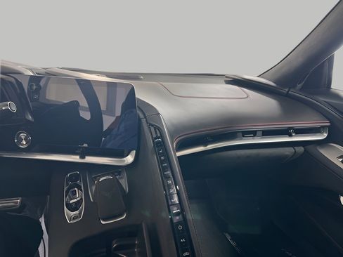 Used 2024 Chevrolet Corvette Z06 w/ Z07 Performance Package image 9