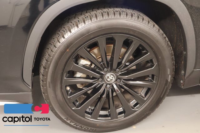 Used 2025 Toyota Highlander XSE AWD/4WD image 7