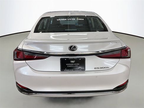 Used 2024 Lexus ES 300h w/ Accessory Package (Z2) image 6