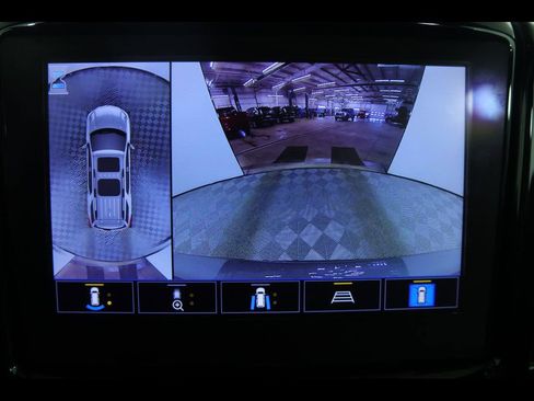 Used 2023 Chevrolet Traverse LT w/ LT Premium Package image 14