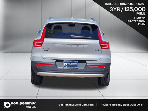 Used 2025 Volvo XC40 B5 Plus AWD/4WD image 26