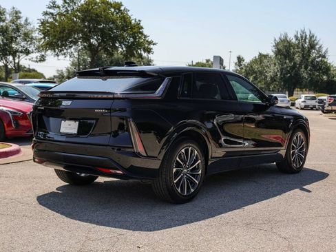 Certified 2025 Cadillac Lyriq Sport AWD/4WD image 4