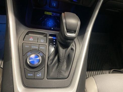 Used 2023 Toyota RAV4 Limited image 24