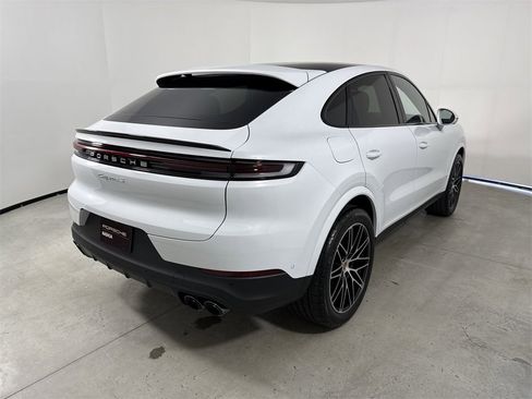 New 2026 Porsche Cayenne S image 7