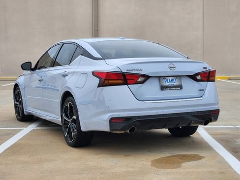 Used 2023 Nissan Altima 2.5 SR w/ SR Premium Package image 7