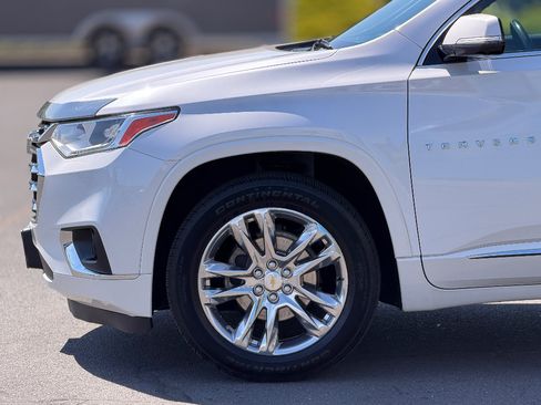 Used 2020 Chevrolet Traverse High Country w/ LPO, Floor Liner Package AWD/4WD image 21