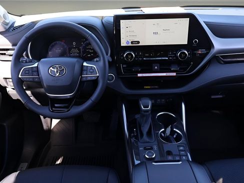 New 2026 Toyota Highlander Limited image 15