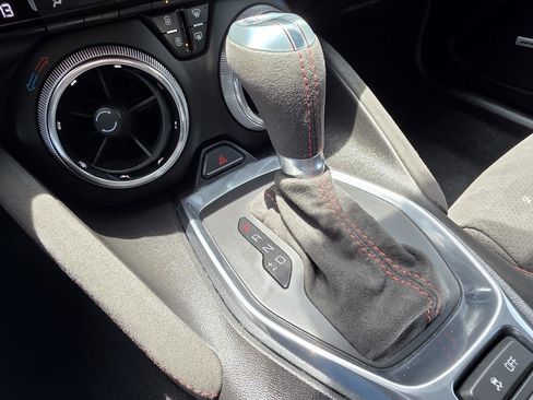 Used 2018 Chevrolet Camaro ZL1 RWD image 16