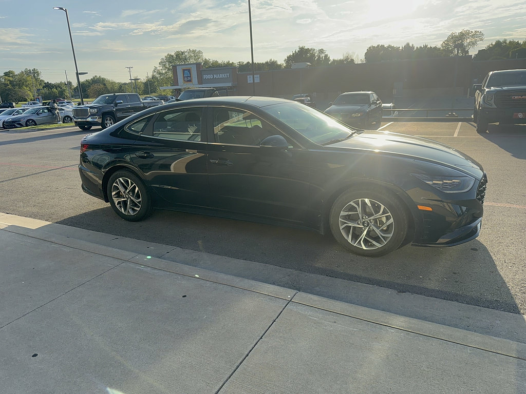 Used 2023 Hyundai Sonata SEL FWD image 1