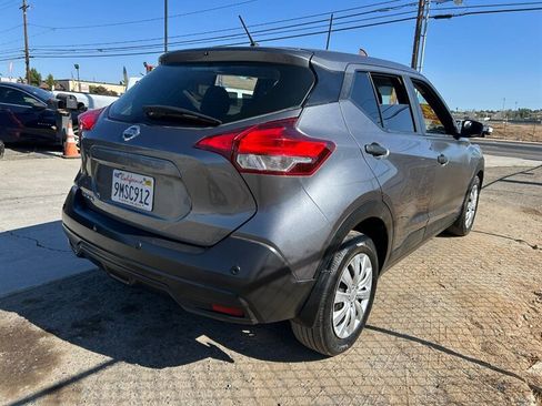 Used 2020 Nissan Kicks S image 4