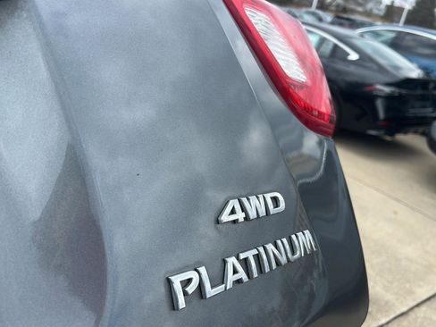 Used 2018 Nissan Pathfinder Platinum AWD/4WD image 9