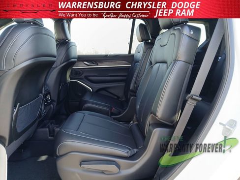 New 2025 Jeep Grand Cherokee L Limited w/ Luxury Tech Group II image 13