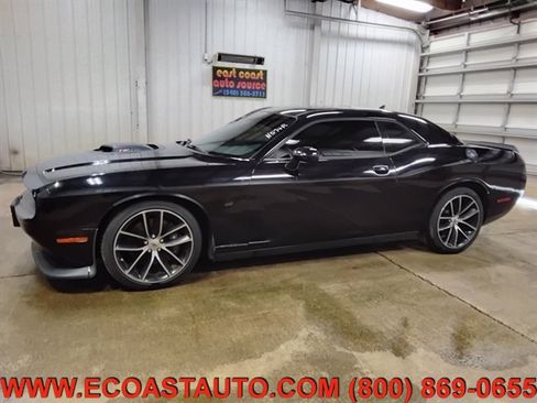 Used 2017 Dodge Challenger R/T Scat Pack RWD image 5