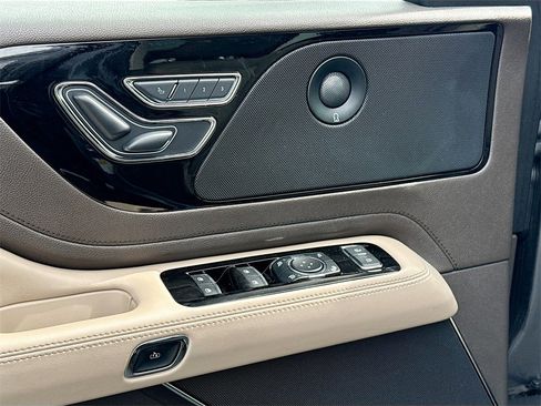 Used 2023 Lincoln Aviator Reserve w/ Elements Package Plus image 18