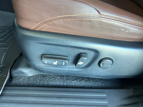 Used 2020 Toyota 4Runner Limited image 25