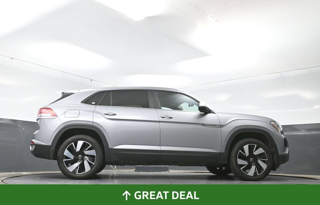 Used 2025 Volkswagen Atlas Cross Sport SE FWD image 53