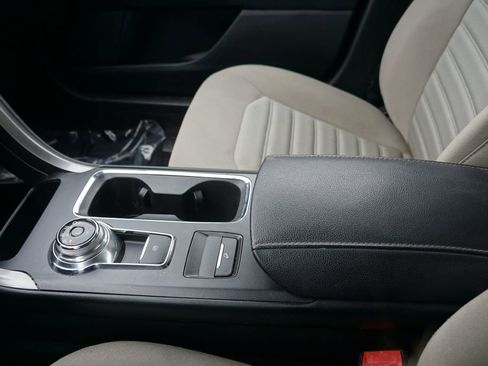 Used 2017 Ford Fusion S image 9