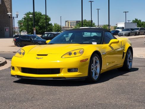 Used 2013 Chevrolet Corvette Grand Sport w/ 3LT Preferred Equipment Group RWD image 8