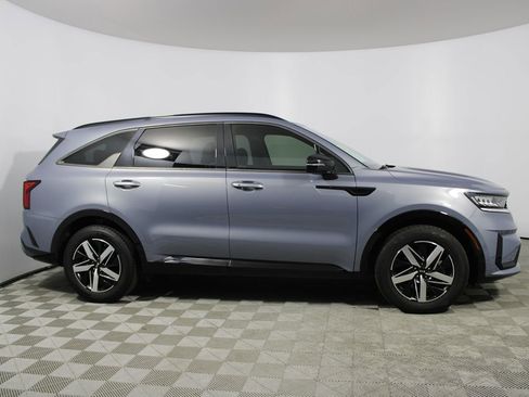 Used 2021 Kia Sorento S w/ Panoramic Sunroof Package image 16