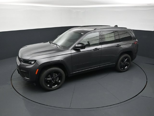 New 2026 Jeep Grand Cherokee Limited w/ Limited Altitude Package AWD/4WD image 14