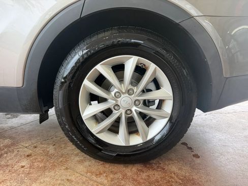 Used 2017 Kia Sorento LX FWD image 26