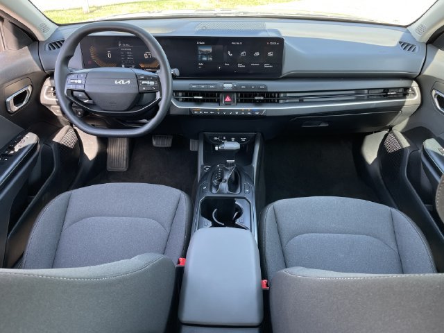 Used 2025 Kia K4 FWD image 9