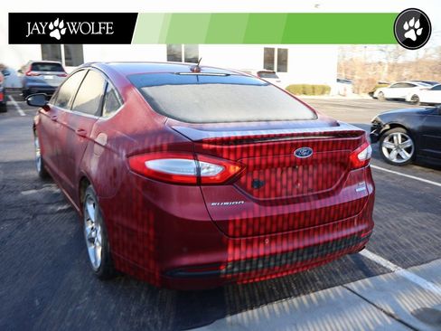 Used 2015 Ford Fusion SE image 5