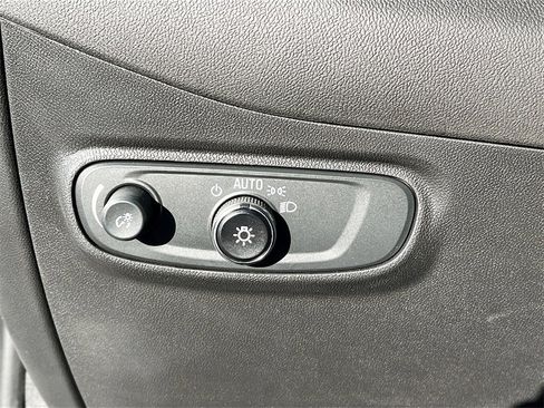 Used 2024 Chevrolet Equinox RS w/ RS Leather Package image 10