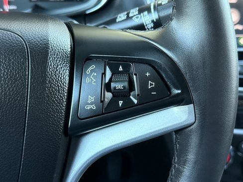 Used 2021 Chevrolet Trax LT w/ LT Convenience Package image 27