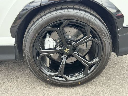 Used 2019 Lamborghini Urus AWD/4WD image 38