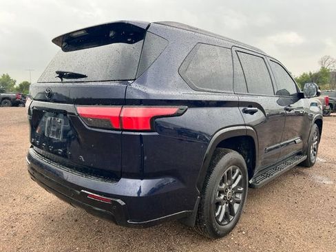 Used 2024 Toyota Sequoia Platinum AWD/4WD image 6