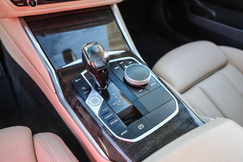 Used 2019 BMW 330i Sedan w/ Convenience Package RWD image 11