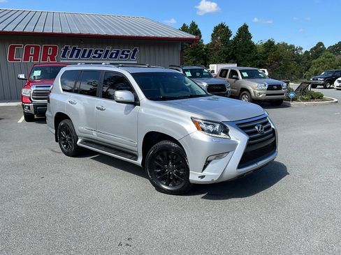 Used 2015 Lexus GX 460 image 2