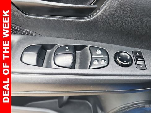 Used 2021 Nissan Kicks S image 25