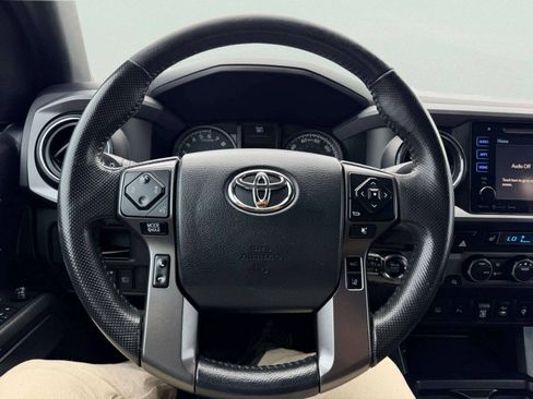 Used 2019 Toyota Tacoma TRD Off-Road AWD/4WD image 31