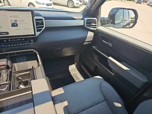Used 2025 Toyota Sequoia Limited AWD/4WD image 33
