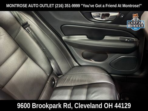 Used 2025 Volvo V60 B5 Cross Country Plus image 31