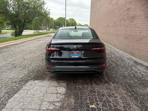 Used 2024 Volkswagen Jetta Sport FWD image 4